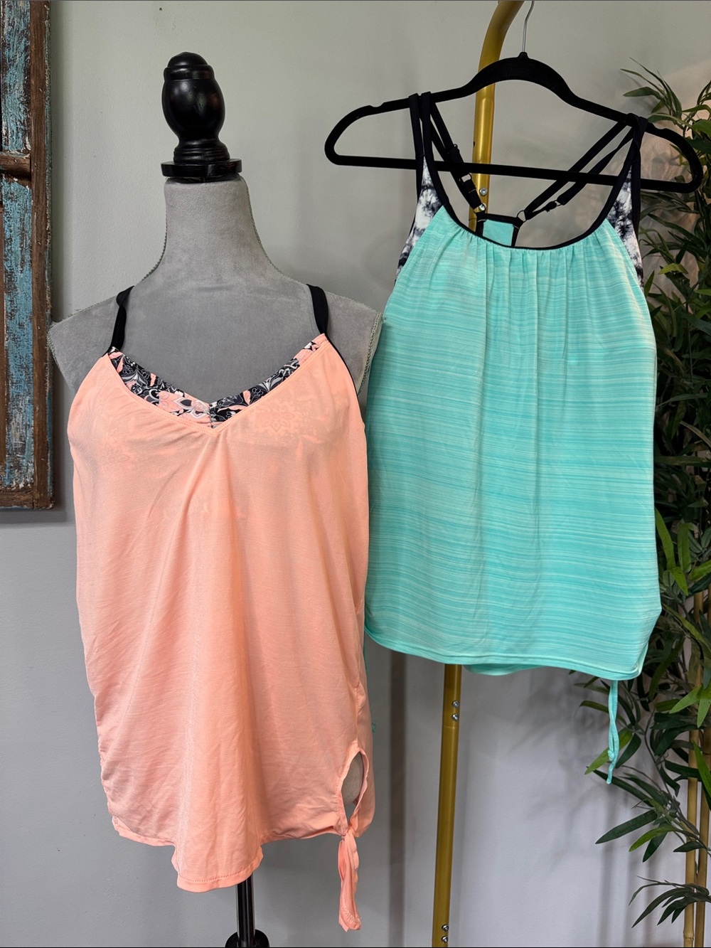 ZeroXposur Peach and Aqua athletic built in bra with tank bundle